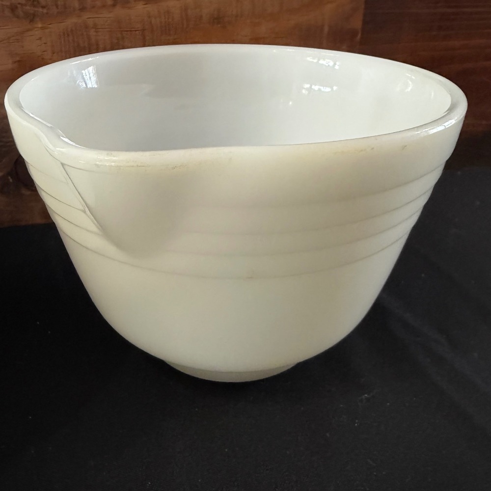 Vintage Milk Glass White Ribbed Mixing Bowl with Pour Spout Footed Base